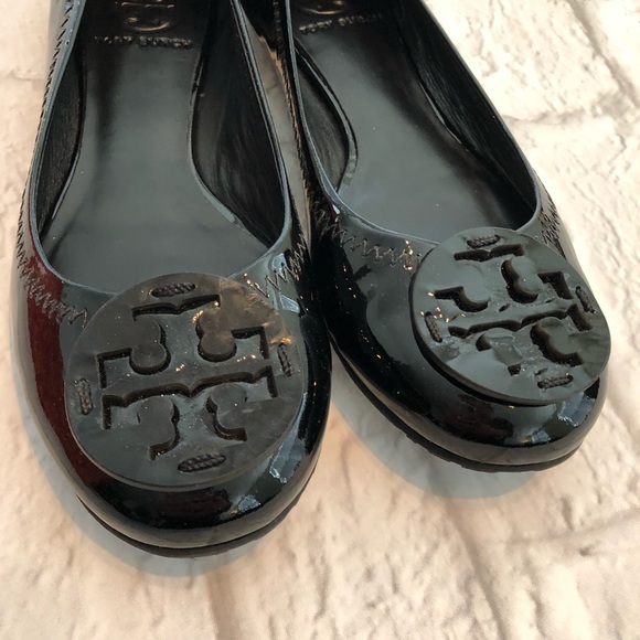 Tory Burch Reva Patent Logo Ballet Flat - Picture 3 of 5